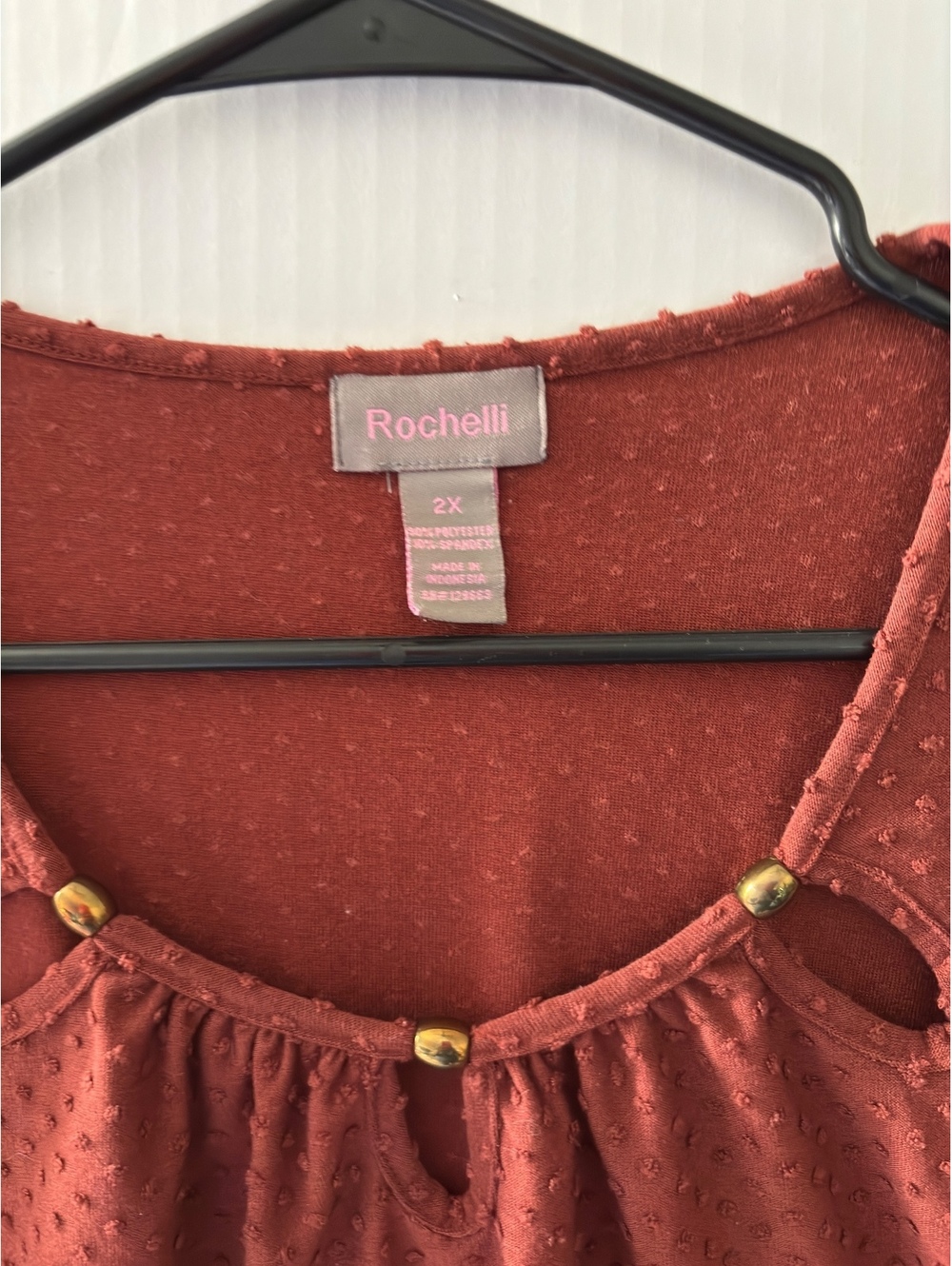 Rochelli Women's 2X Rust Textured 3/4 Sleeve Top with Decorative Cutouts - Picture 2 of 7